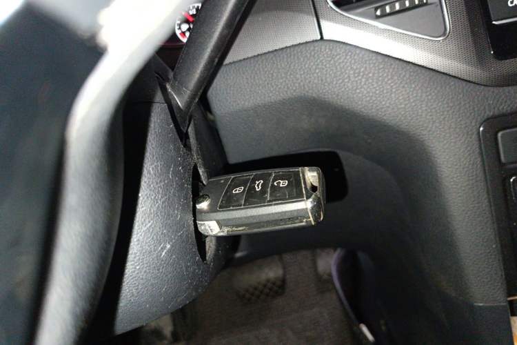 Used Volkswagen Golf Sportsvan 2018 230TSI Automatic Trend Edition Vehicle Key