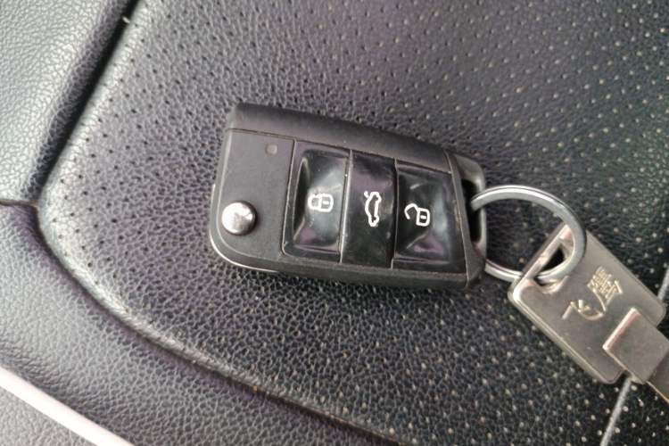 Used Volkswagen Golf Sportsvan 2018 1.6L Automatic Comfort Model Vehicle Key