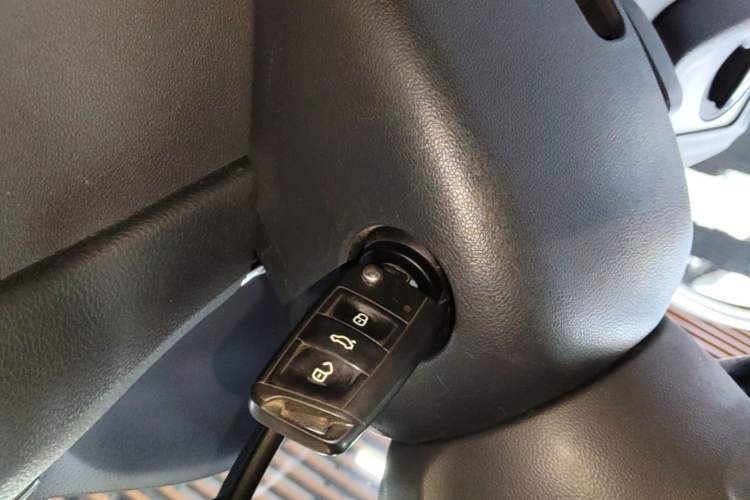 Used Volkswagen Golf Sportsvan 2018 1.6L Automatic Comfort Model Vehicle Key