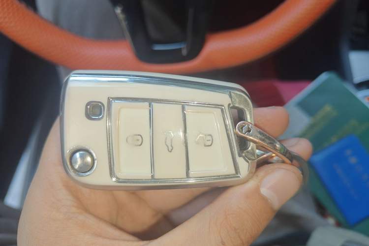 Used Volkswagen Golf Sportsvan 2018 1.6L Automatic Comfort Model Vehicle Key