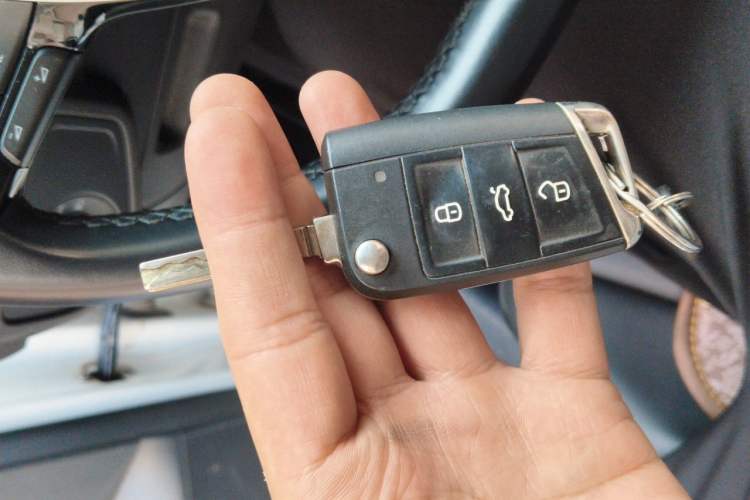 Used Volkswagen Golf Sportsvan 2018 230TSI Automatic Trend Edition Vehicle Key