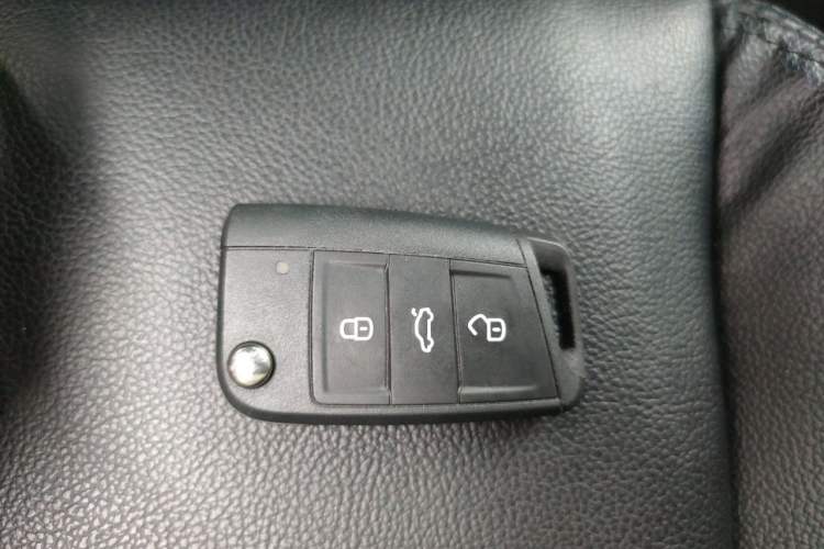 Used Volkswagen Golf Sportsvan 2018 1.6L Automatic Comfort Model Vehicle Key