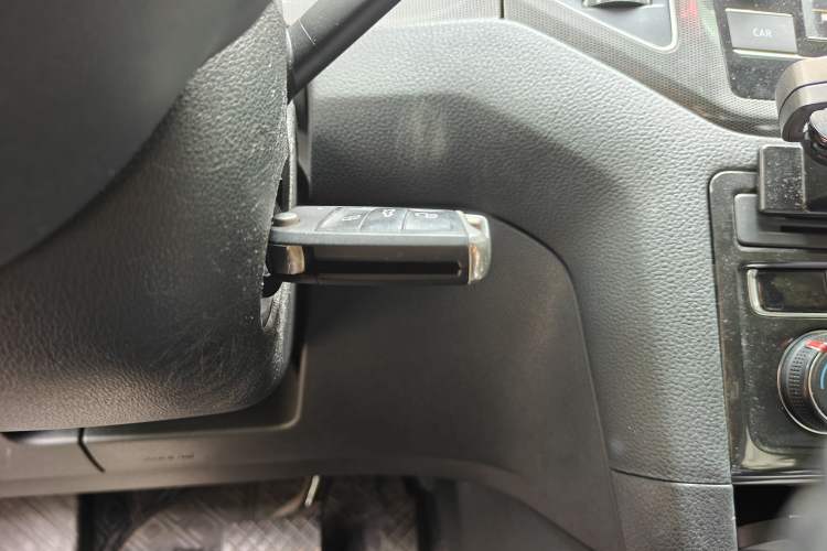 Used Volkswagen Golf Sportsvan 2018 230TSI Automatic Trend Edition Vehicle Key