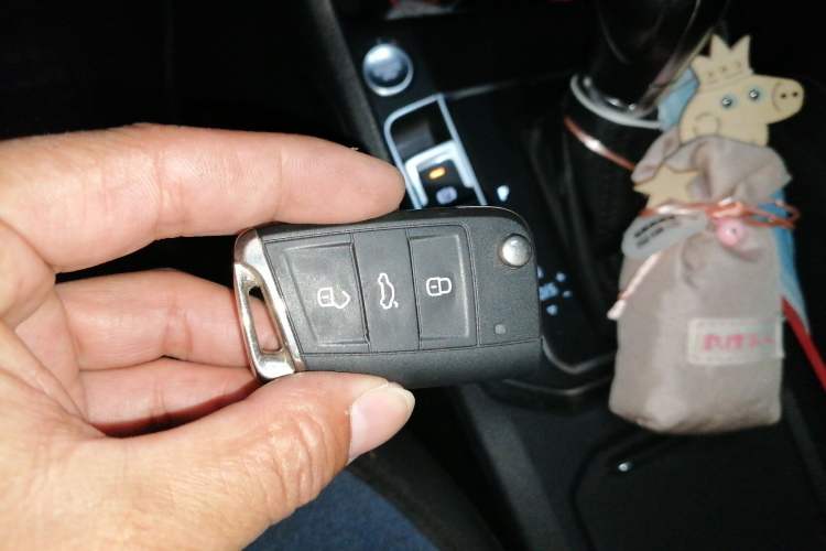 Used Volkswagen Golf Sportsvan 2018 230TSI Automatic Luxury Model Vehicle Key