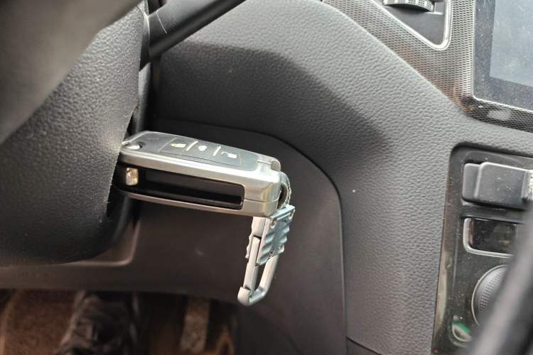 Used Volkswagen Golf Sportsvan 2018 230TSI Automatic Trend Edition Vehicle Key