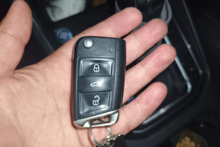 Used Volkswagen Golf Sportsvan 2018 230TSI Automatic Luxury Model Vehicle Key