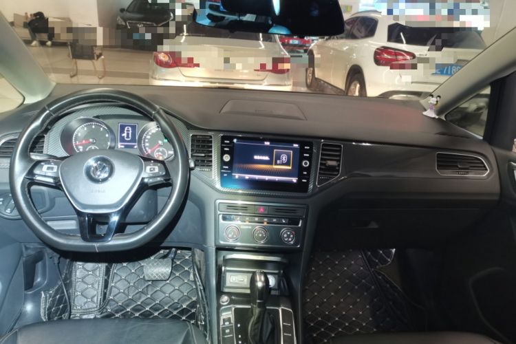 Used Volkswagen Golf Sportsvan 2018 230TSI Automatic Luxury Model Center Console