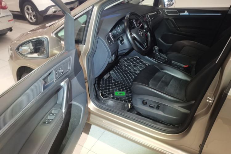 Used Volkswagen Golf Sportsvan 2018 230TSI Automatic Luxury Model Driver Seat