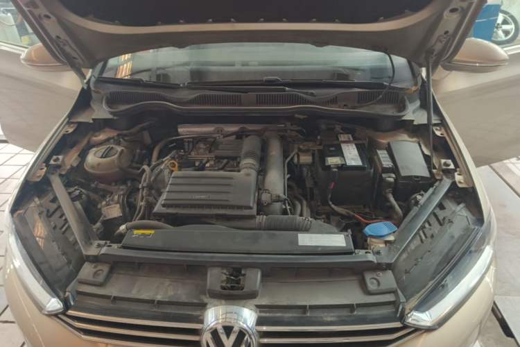 Used Volkswagen Golf Sportsvan 2018 230TSI Automatic Trend Edition Engine Bay