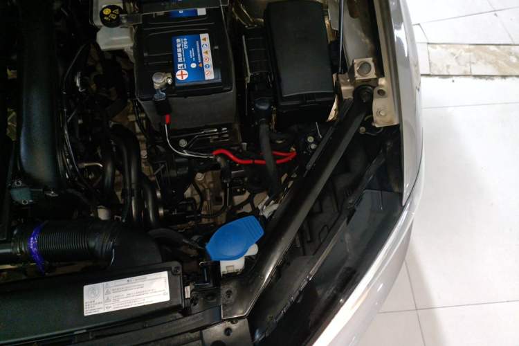 Used Volkswagen Golf Sportsvan 2018 230TSI Automatic Trend Edition Engine Bay Left