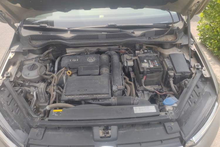 Used Volkswagen Golf Sportsvan 2018 230TSI Automatic Trend Edition Engine Bay