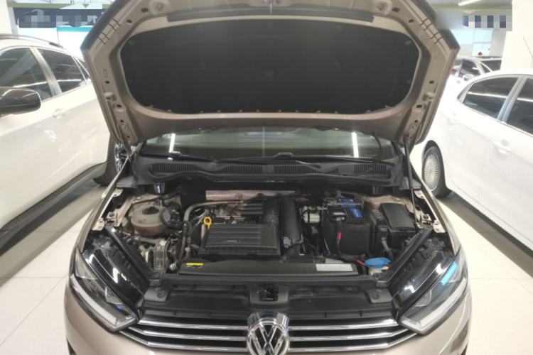 Used Volkswagen Golf Sportsvan 2018 230TSI Automatic Luxury Model Engine Bay