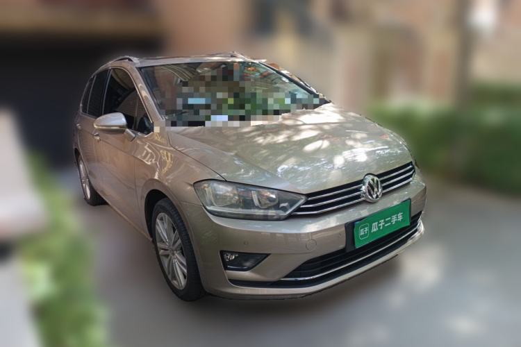 Used Volkswagen Golf Sportsvan 2018 230TSI Automatic Luxury Model Front Right 45 Deg