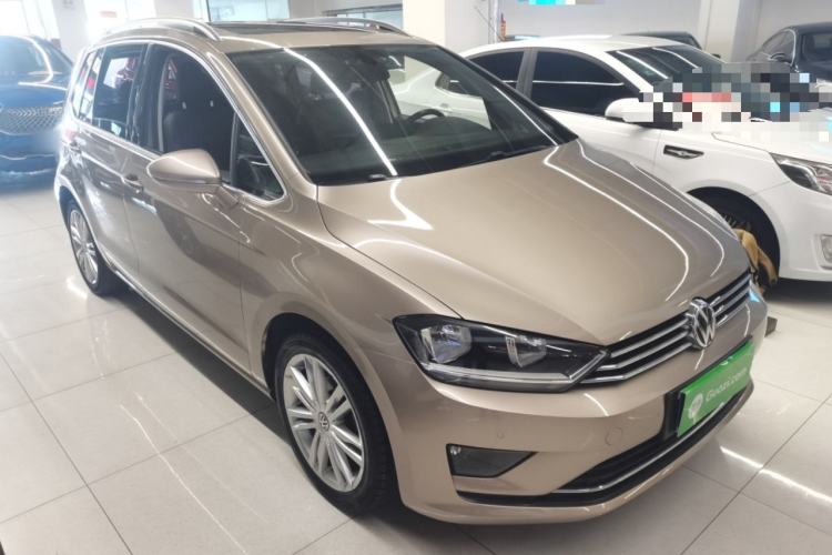 Used Volkswagen Golf Sportsvan 2018 230TSI Automatic Luxury Model Front Right 45 Deg
