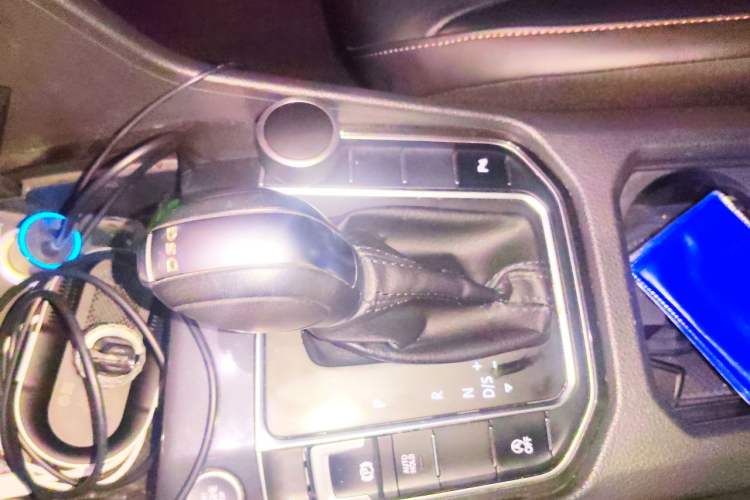 Used Volkswagen Golf Sportsvan 2018 230TSI Automatic Luxury Model Gear Lever