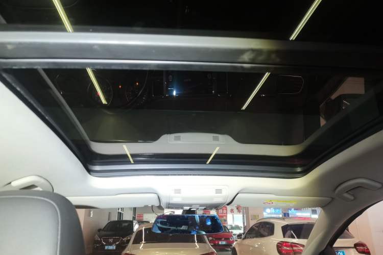Used Volkswagen Golf Sportsvan 2018 230TSI Automatic Luxury Model Headliner