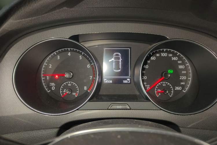 Used Volkswagen Golf Sportsvan 2018 230TSI Automatic Trend Edition Instrument Cluster