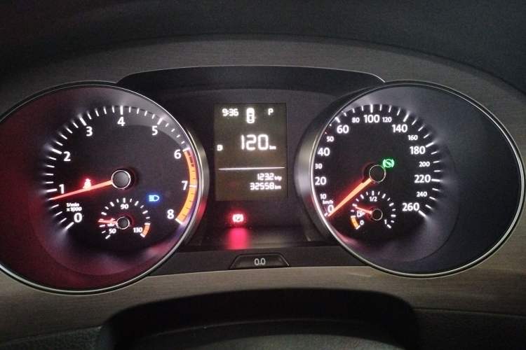 Used Volkswagen Golf Sportsvan 2018 1.6L Automatic Comfort Model Instrument Cluster