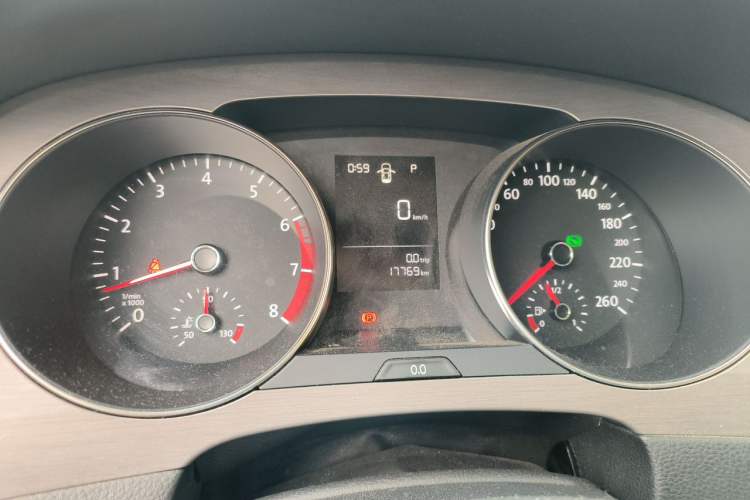 Used Volkswagen Golf Sportsvan 2018 1.6L Automatic Comfort Model Instrument Cluster