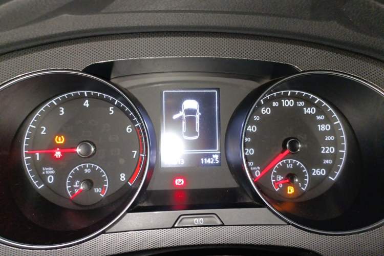 Used Volkswagen Golf Sportsvan 2018 230TSI Automatic Trend Edition Instrument Cluster