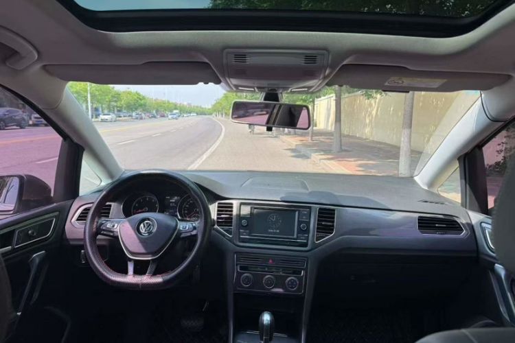 Used Volkswagen Golf Sportsvan 2018 230TSI Automatic Trend Edition Interior 1