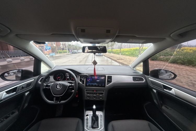 Used Volkswagen Golf Sportsvan 2018 1.6L Automatic Comfort Model Interior 4