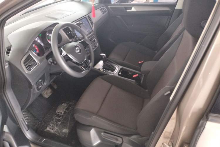 Used Volkswagen Golf Sportsvan 2018 1.6L Automatic Comfort Model Left Front Seat