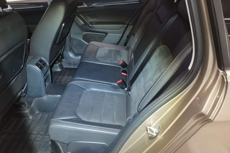 Used Volkswagen Golf Sportsvan 2018 230TSI Automatic Luxury Model Left Rear Seat