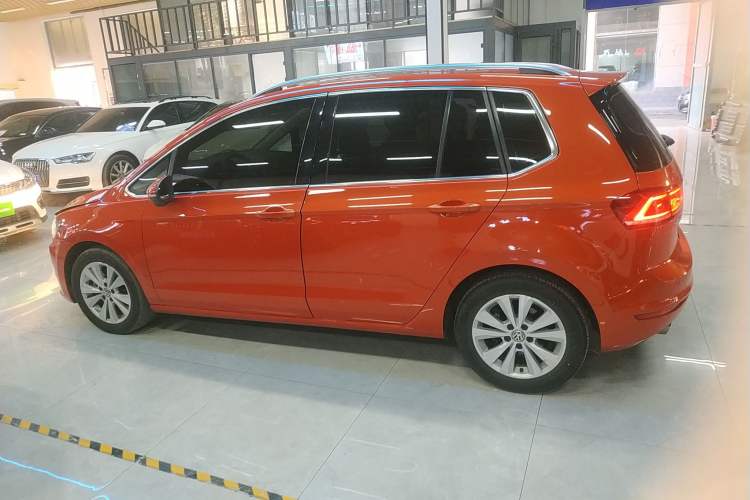 Used Volkswagen Golf Sportsvan 2018 230TSI Automatic Trend Edition Left Side