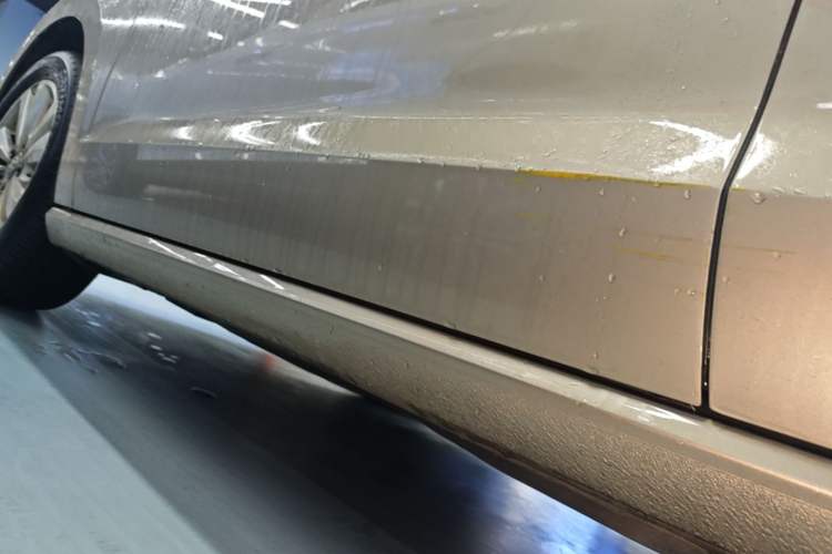 Used Volkswagen Golf Sportsvan 2018 230TSI Automatic Trend Edition Left Side Sill