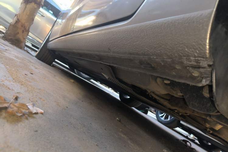 Used Volkswagen Golf Sportsvan 2018 1.6L Automatic Comfort Model Left Side Sill