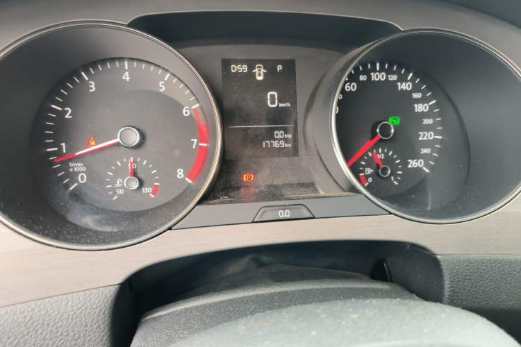 Used Volkswagen Golf Sportsvan 2018 1.6L Automatic Comfort Model Odometer Close Up