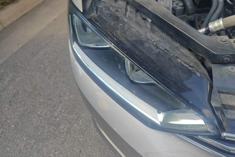 Used Volkswagen Golf Sportsvan 2018 230TSI Automatic Trend Edition Right Front Headlight