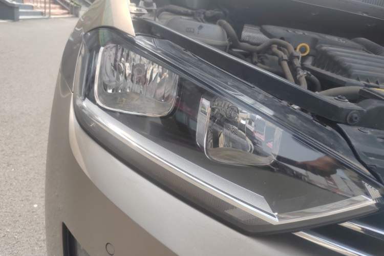 Used Volkswagen Golf Sportsvan 2018 230TSI Automatic Trend Edition Right Front Headlight