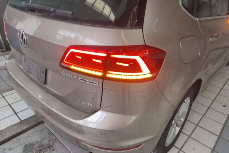 Used Volkswagen Golf Sportsvan 2018 230TSI Automatic Trend Edition Right Rear Taillight
