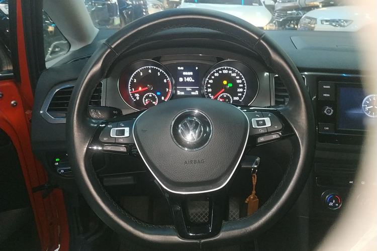 Used Volkswagen Golf Sportsvan 2018 230TSI Automatic Trend Edition Steering Wheel