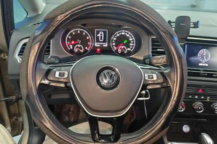 Used Volkswagen Golf Sportsvan 2018 230TSI Automatic Trend Edition Steering Wheel