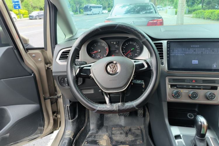 Used Volkswagen Golf Sportsvan 2018 1.6L Automatic Comfort Model Steering Wheel