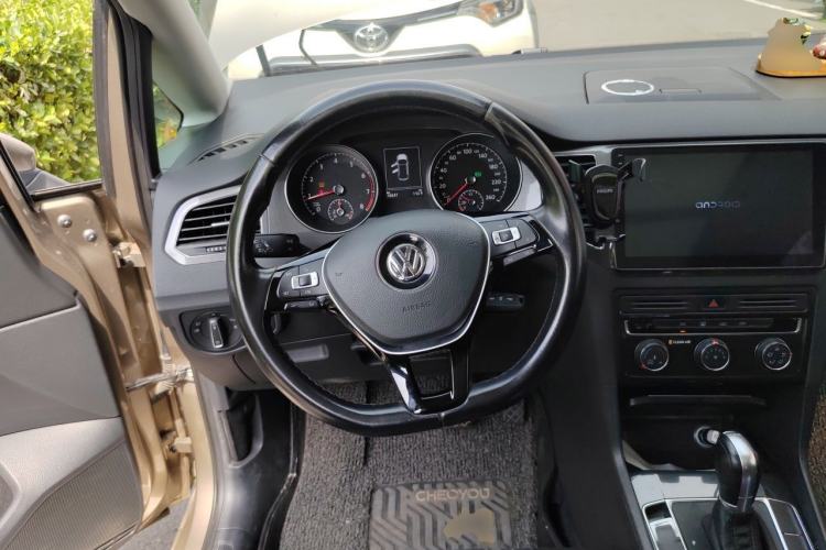 Used Volkswagen Golf Sportsvan 2018 230TSI Automatic Trend Edition Steering Wheel