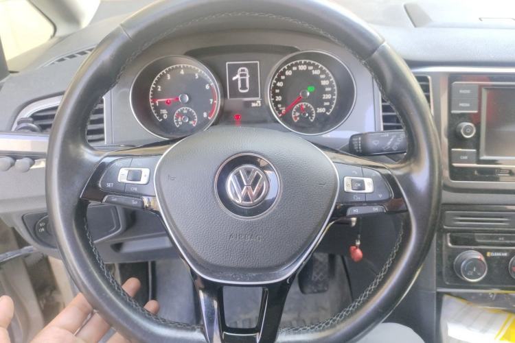 Used Volkswagen Golf Sportsvan 2018 230TSI Automatic Trend Edition Steering Wheel