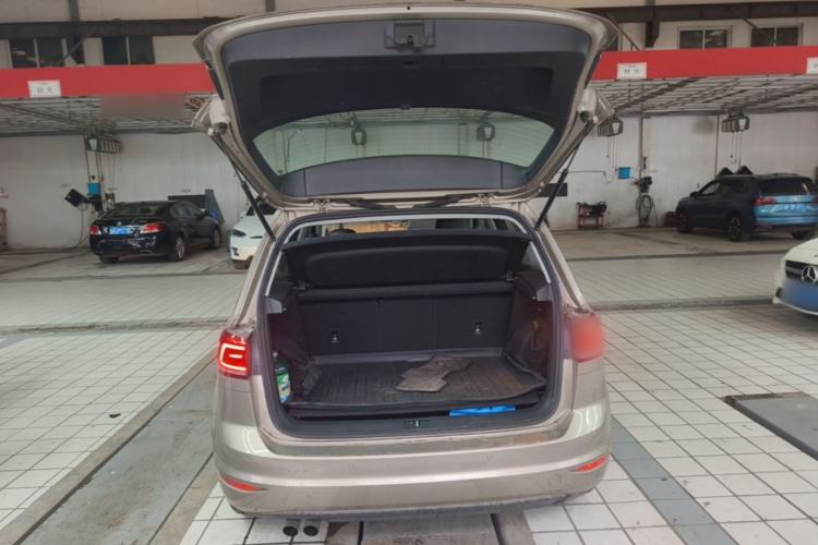 Used Volkswagen Golf Sportsvan 2018 230TSI Automatic Trend Edition Trunk