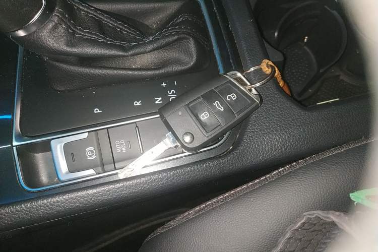 Used Volkswagen Golf Sportsvan 2018 230TSI Automatic Trend Edition Vehicle Key