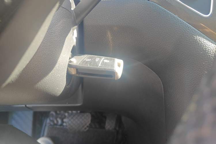 Used Volkswagen Golf Sportsvan 2018 230TSI Automatic Trend Edition Vehicle Key