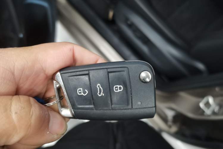 Used Volkswagen Golf Sportsvan 2018 230TSI Automatic Luxury Model Vehicle Key