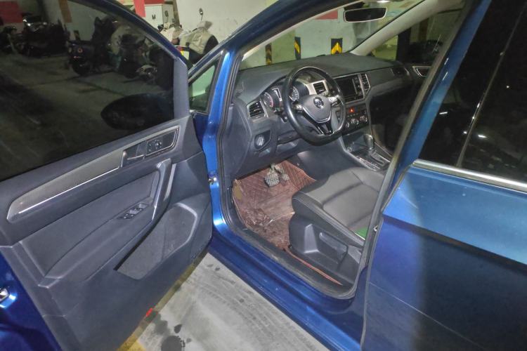 Used Volkswagen Golf Sportsvan 2019 280TSI Automatic Trendy Model China VI Standard Driver Seat