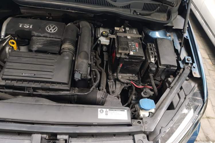 Used Volkswagen Golf Sportsvan 2019 280TSI Automatic Trendy Model China VI Standard Engine Bay Left