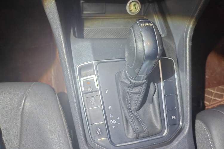 Used Volkswagen Golf Sportsvan 2019 280TSI Automatic Trendy Model China VI Standard Gear Lever