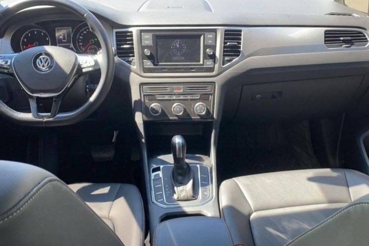 Used Volkswagen Golf Sportsvan 2019 280TSI Automatic Trendy Model China VI Standard Interior 2