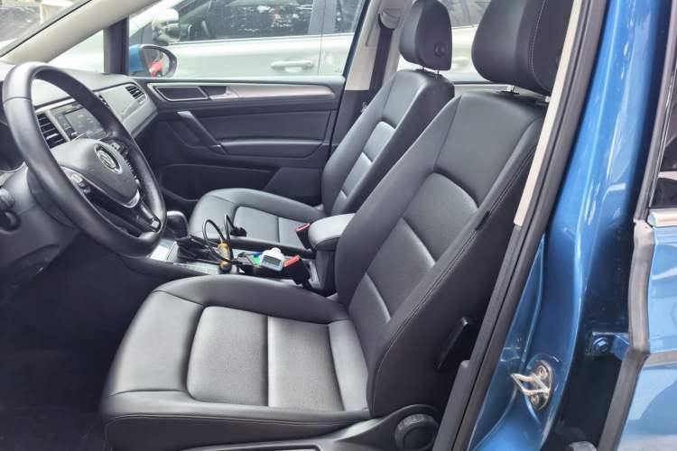 Used Volkswagen Golf Sportsvan 2019 280TSI Automatic Trendy Edition China V Standard Left Front Seat