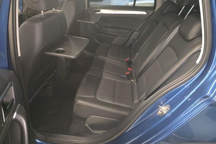 Used Volkswagen Golf Sportsvan 2019 280TSI Automatic Trendy Edition China V Standard Left Rear Seat